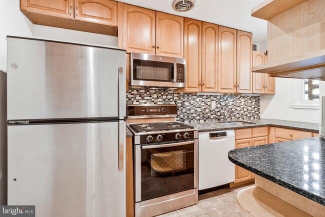 Photo - 206 G St SW