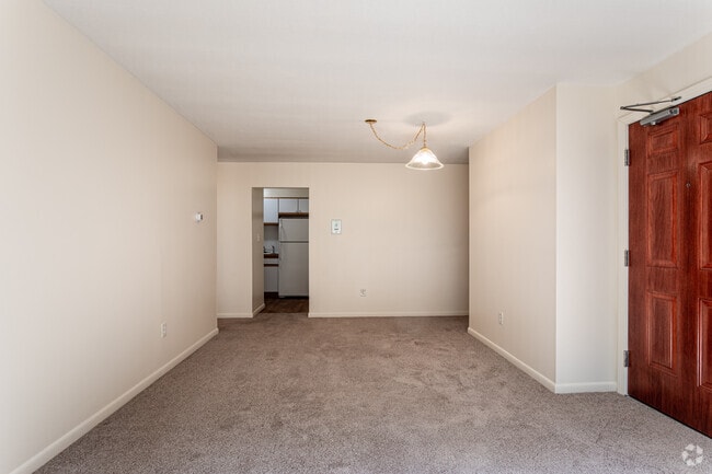 1BR, 1BA - 529 SF