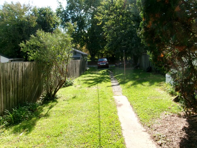 Photo - 411 E Market St Unit 5