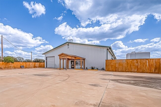 Photo - 10535 Dannhaus Rd