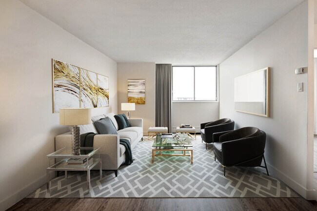 Building Photo - Hi-Rise 4