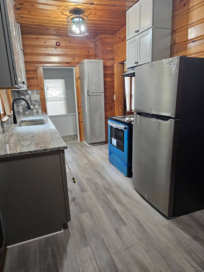 Photo - 1506 Greenwood