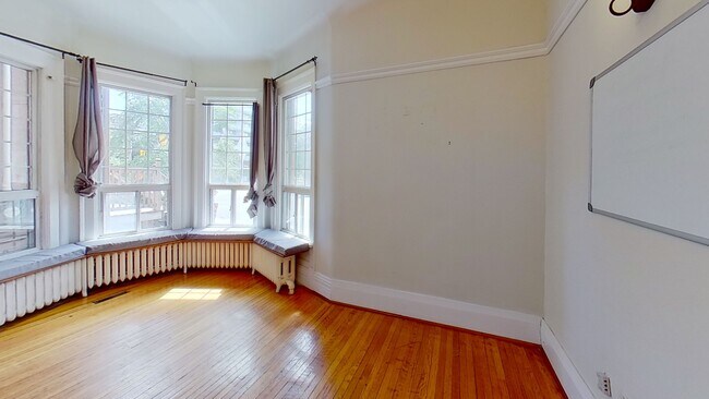 Photo - 157 Spadina Rd Unité 2