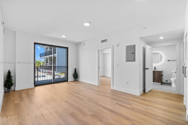 Photo - 2479 NE 192 St Unit 208