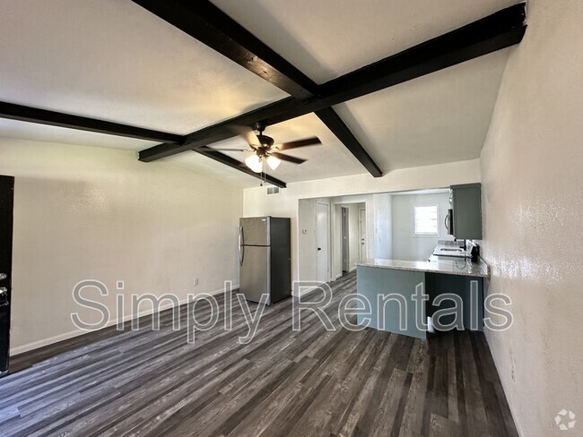 Building Photo - 400 Bill Bradford Rd Rental