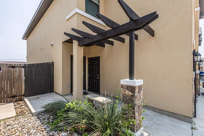 Photo - 123 Niagara Dr.