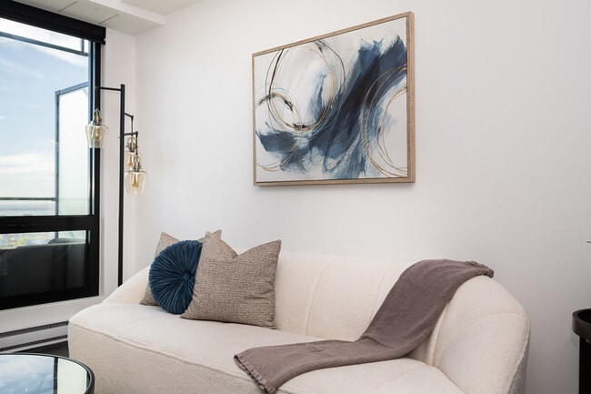 Photo - 1316 Rue Saint-Antoine O Unit SI ID1326060P