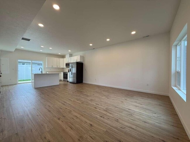 Photo - 3925 E 32nd Ave Unit 3