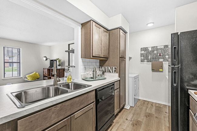 Photo - Enclave at Eagle Creek Apartments