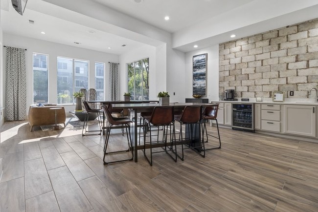 Oakville Apartments