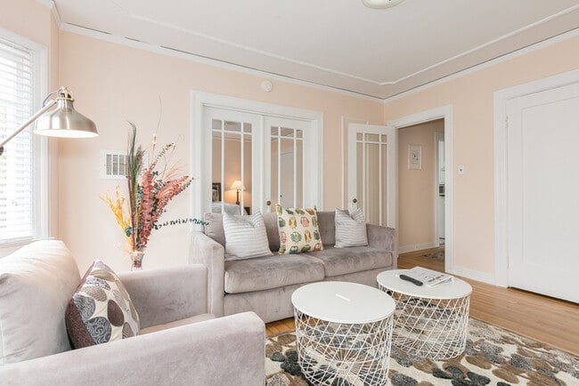 Photo - 3434 California St Unit 4