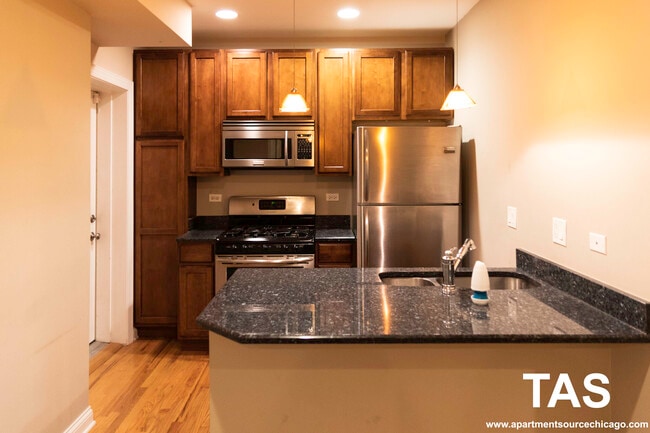 Photo - 3804 N Marshfield Ave