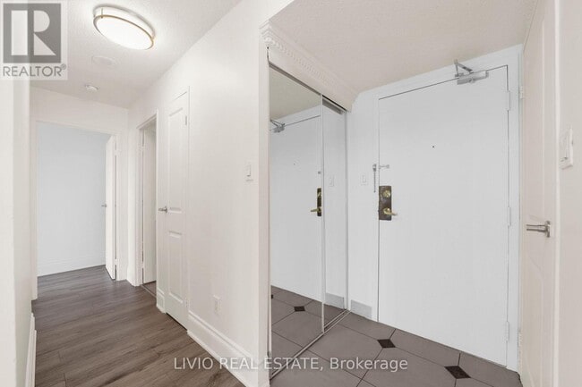 Photo - 10 Markbrook Ln Unité 1411