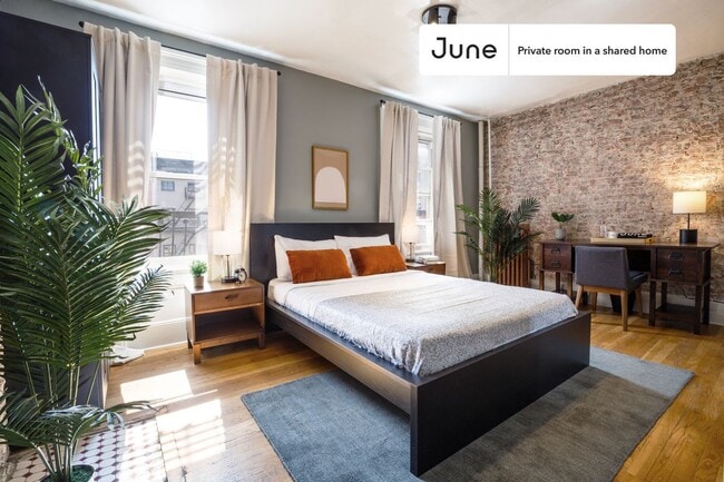 Building Photo - Room in Shared 4 bed/1 bath home