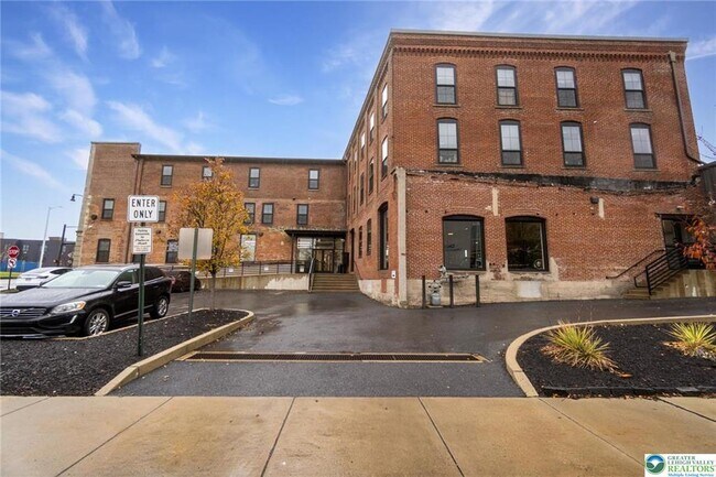 Photo - 107 Hamilton St Unit Residence 2