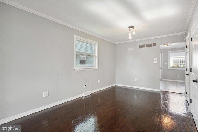 Photo - 725 Mt Vernon Ave