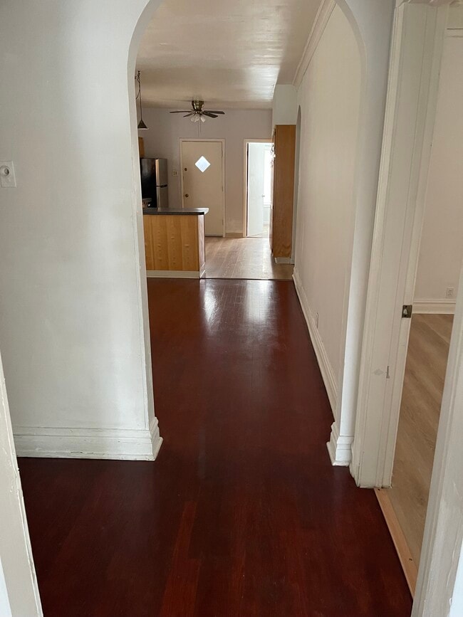 4831 Greenleaf St Unit 1