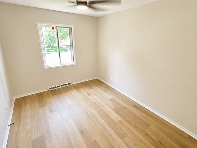 Photo - 255 Taylor Rd