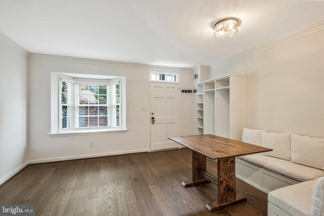 Photo - 671 S Columbus St
