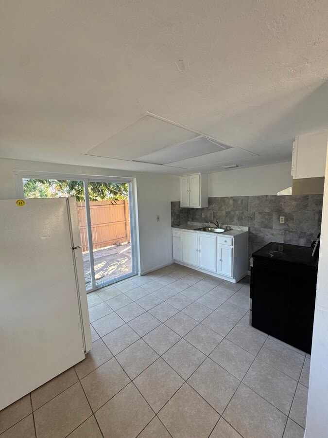 Photo - 27665 Horne Ave Unidad F