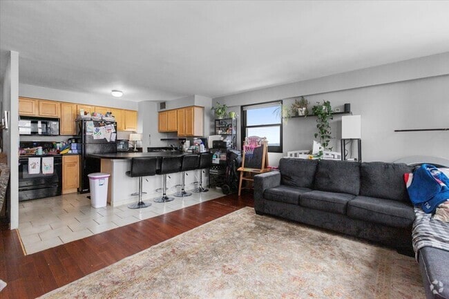 Building Photo - 6030 N Sheridan Rd Unit 2112 Rental