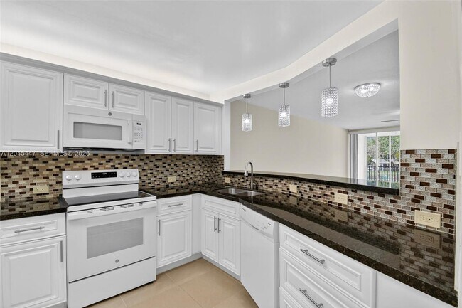 1710 NE 191st St Unit 206