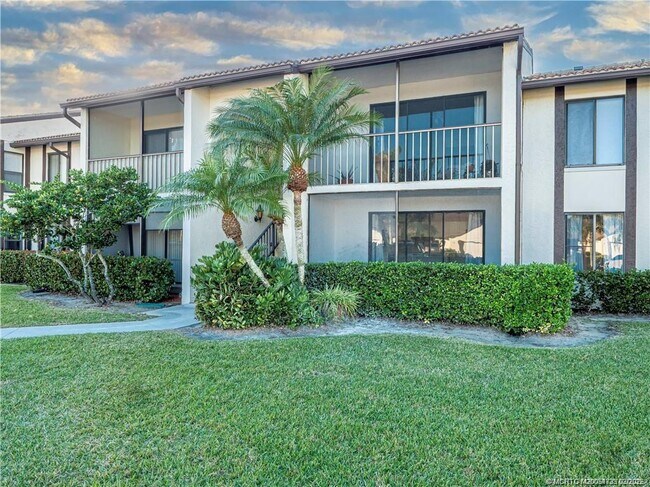 Photo - 1485 SW Silver Pine Way Unit D-1