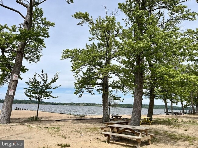 Photo - 25 2nd Ave