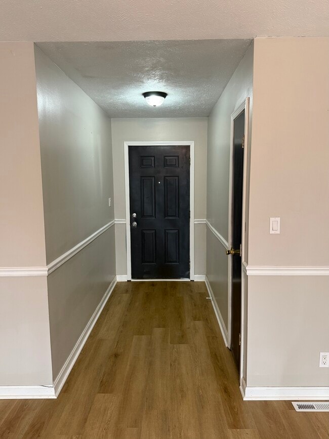 Photo - 1939 Meridian Dr