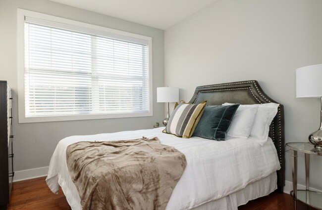 Photo - Meridia Transit Plaza