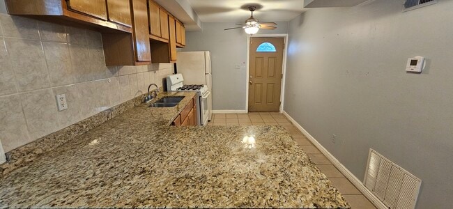 Photo - 2444 W Homer St Unidad 0G