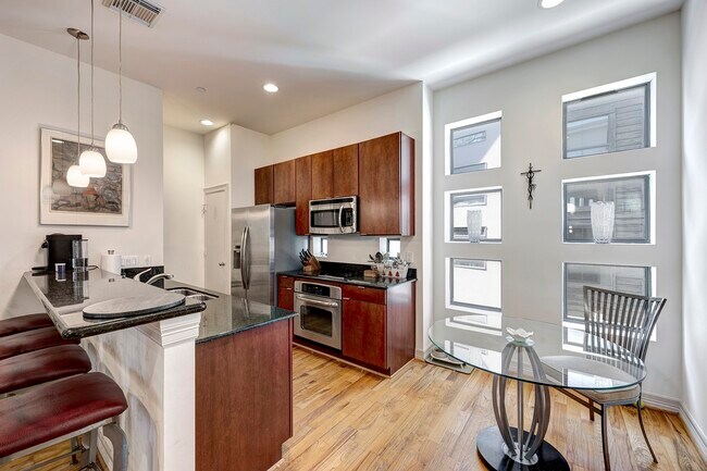 Photo - 1525 Birdsall St Unit B