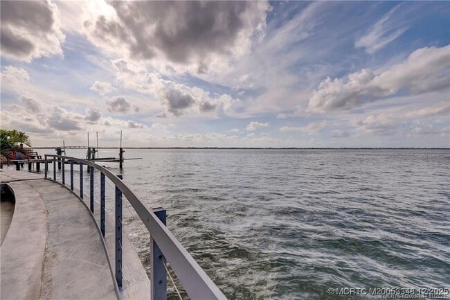 10701 S Ocean Dr