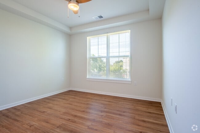 2BR, 2BA - 1086SF - Summer Ridge