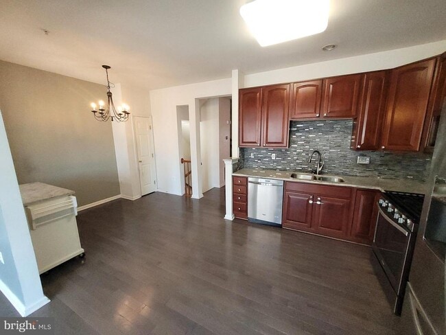 Photo - 4008 Spirea Ct