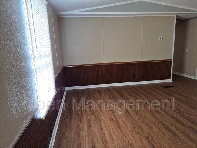 Photo - 3300 Voight Blvd