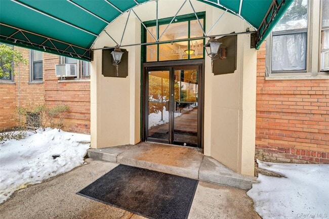 Photo - 2 Greenridge Ave Unidad 2P