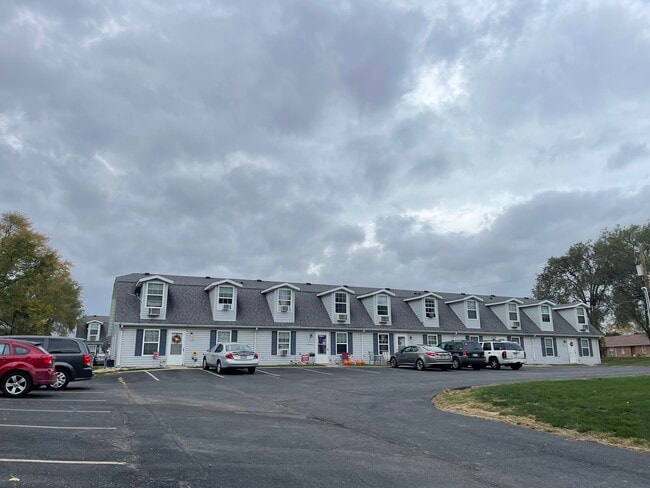 Building Photo - Belmont Estates Rental