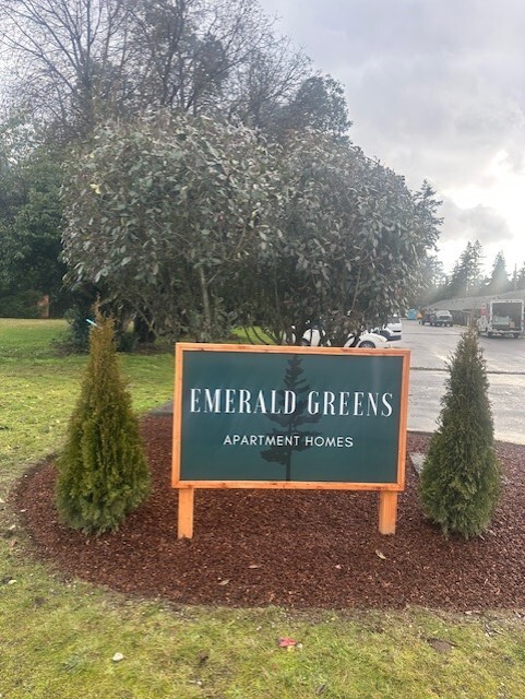 Emerald Greens - Emerald Greens Apartments