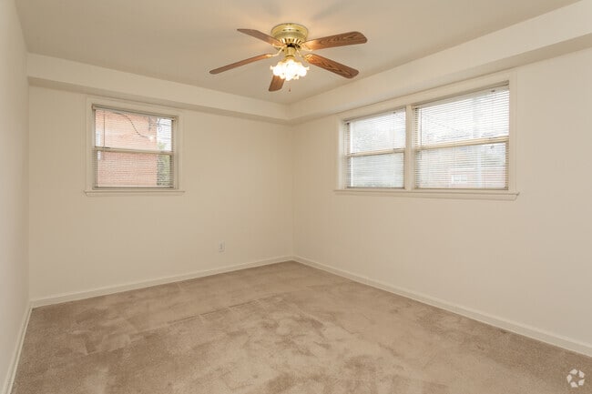 2BR, 1BA - 766 SF - Park Georgetown