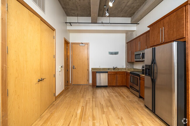 1BR, 1BA - 575SF - Kitchen