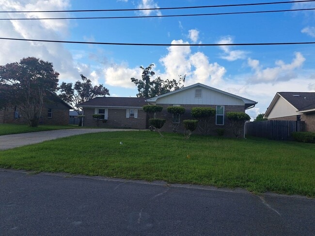 Photo - 5921 Howard Rd