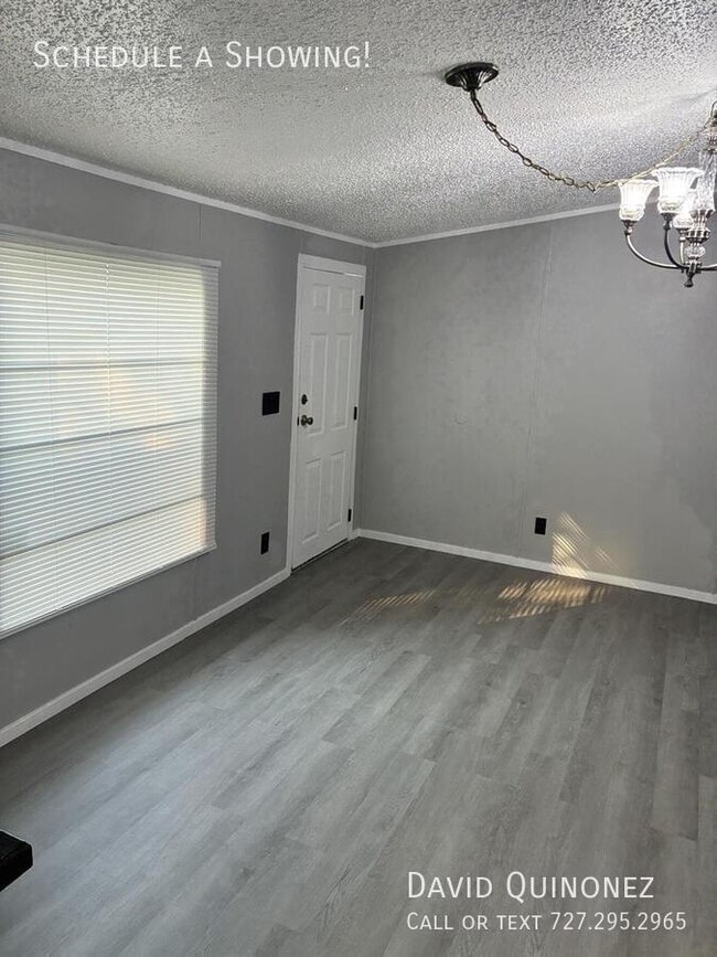 Photo - 701 Mill St
