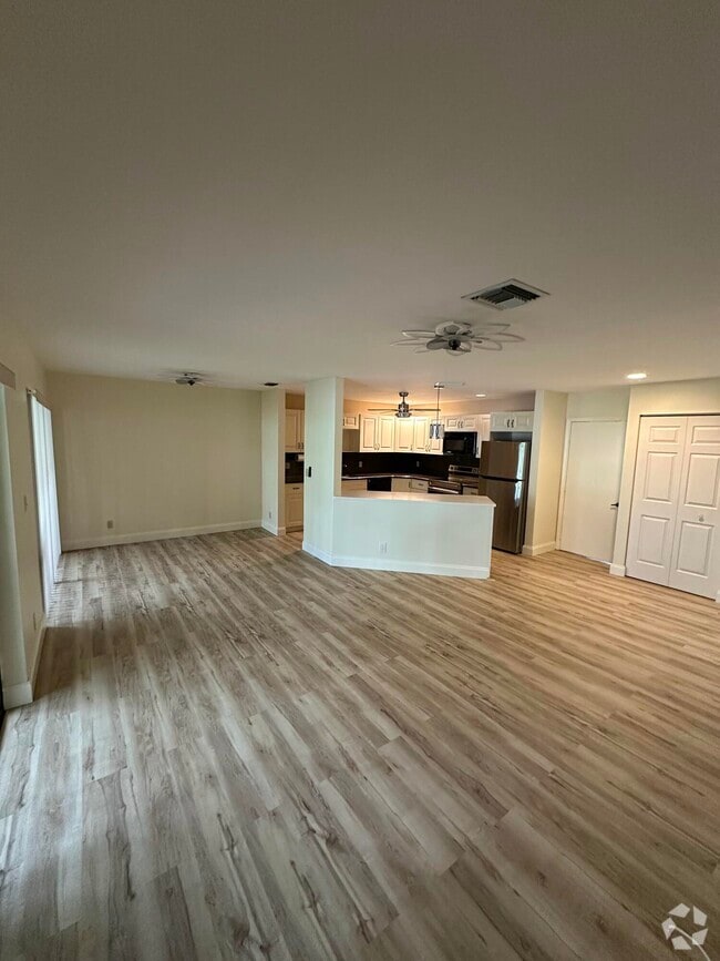 Building Photo - 14 Lexington Ln E Unit C Rental