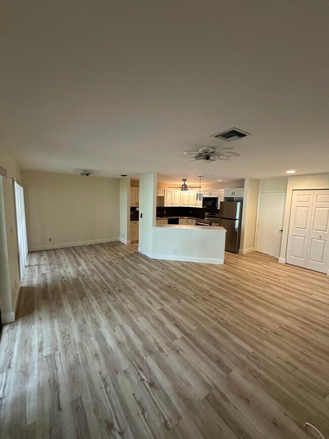 Photo - 14 Lexington Ln E Condo Unit C
