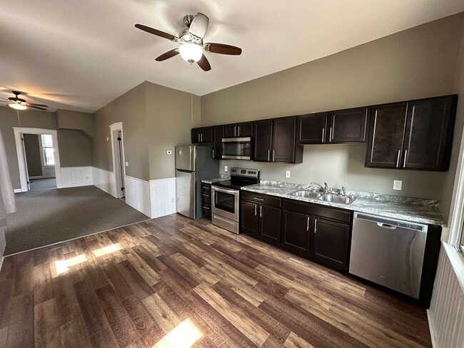 Building Photo - 309 S 8th St