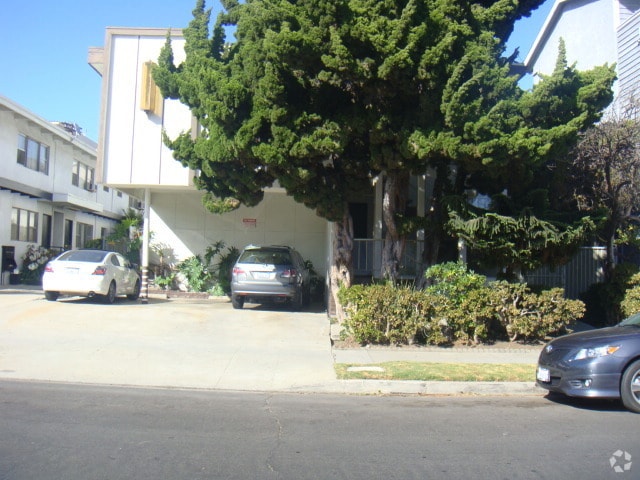 Building Photo - 1610 Barry Ave Rental