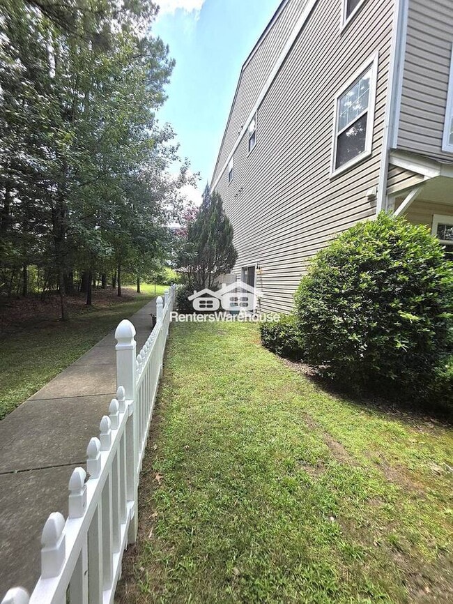 Photo - Great 3-bedroom End Unit! Unit APT 100