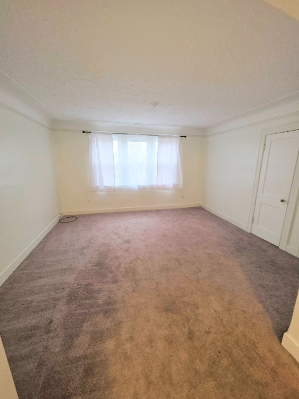 Photo - 2337 Burnside Ave Unidad 2337 Burnside Upper