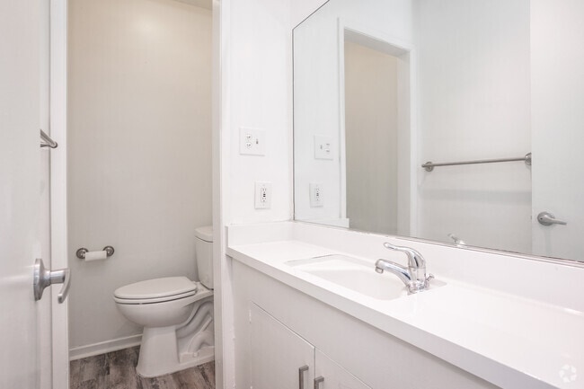 2BR, 1.5BA - 996SF - Half Bathroom